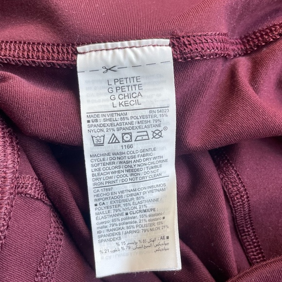 Old Navy Elevate Leggings Purple Capri Leggings with Mesh Size Large Petite - Picture 3 of 5